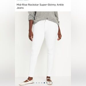 Old Navy Mid-Rise Rockstar Super-Skinny Ankle White Jeans  - 14